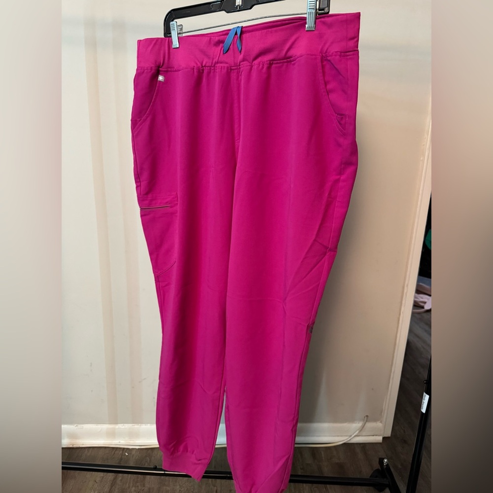 Figs Zamora jogger Scrub pants.